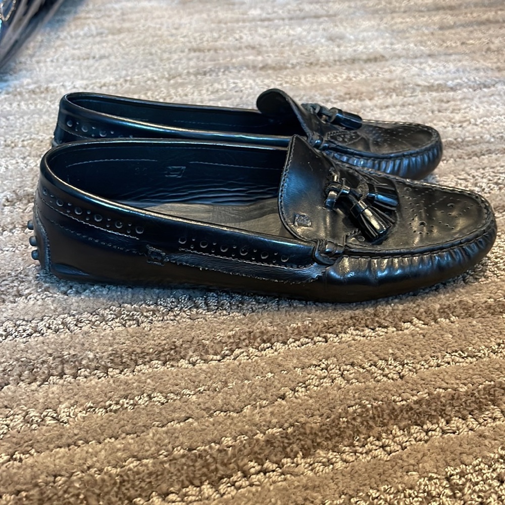 Tods Black Wing Tipped Penny Loafers - Picture 2 of 8